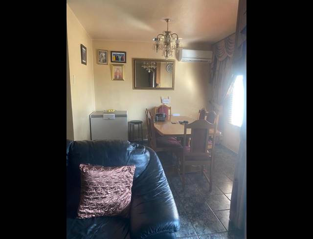 3 BEDROOM HOUSE FOR SALE IN CASTLEHILL